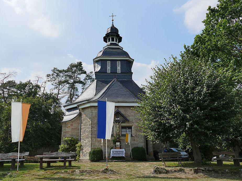 Nachfeier des Mährisch-Neustädter Wachsstockfestes an der Weingartenkapelle (Foto: Karl-Franz Thiede)